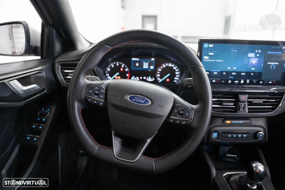 Ford Focus 1.0 EcoBoost MHEV ST-Line - 11