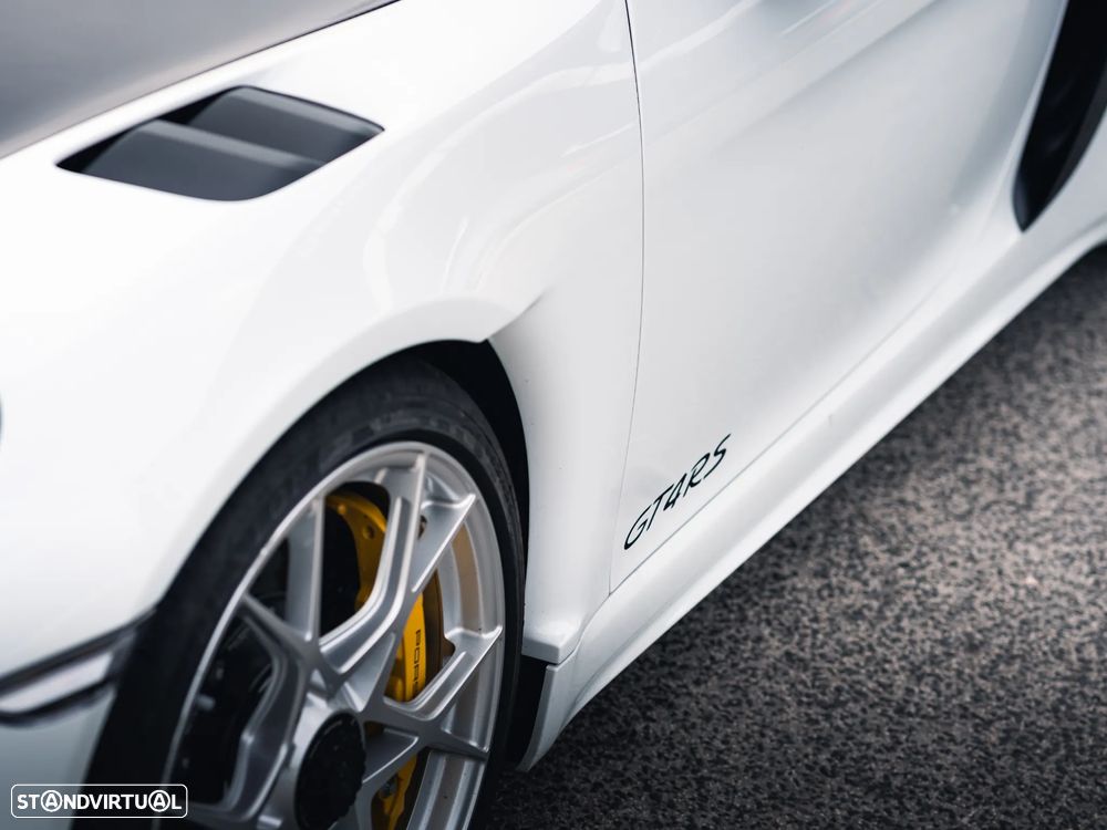 Porsche 718 Cayman GT4 RS - 36
