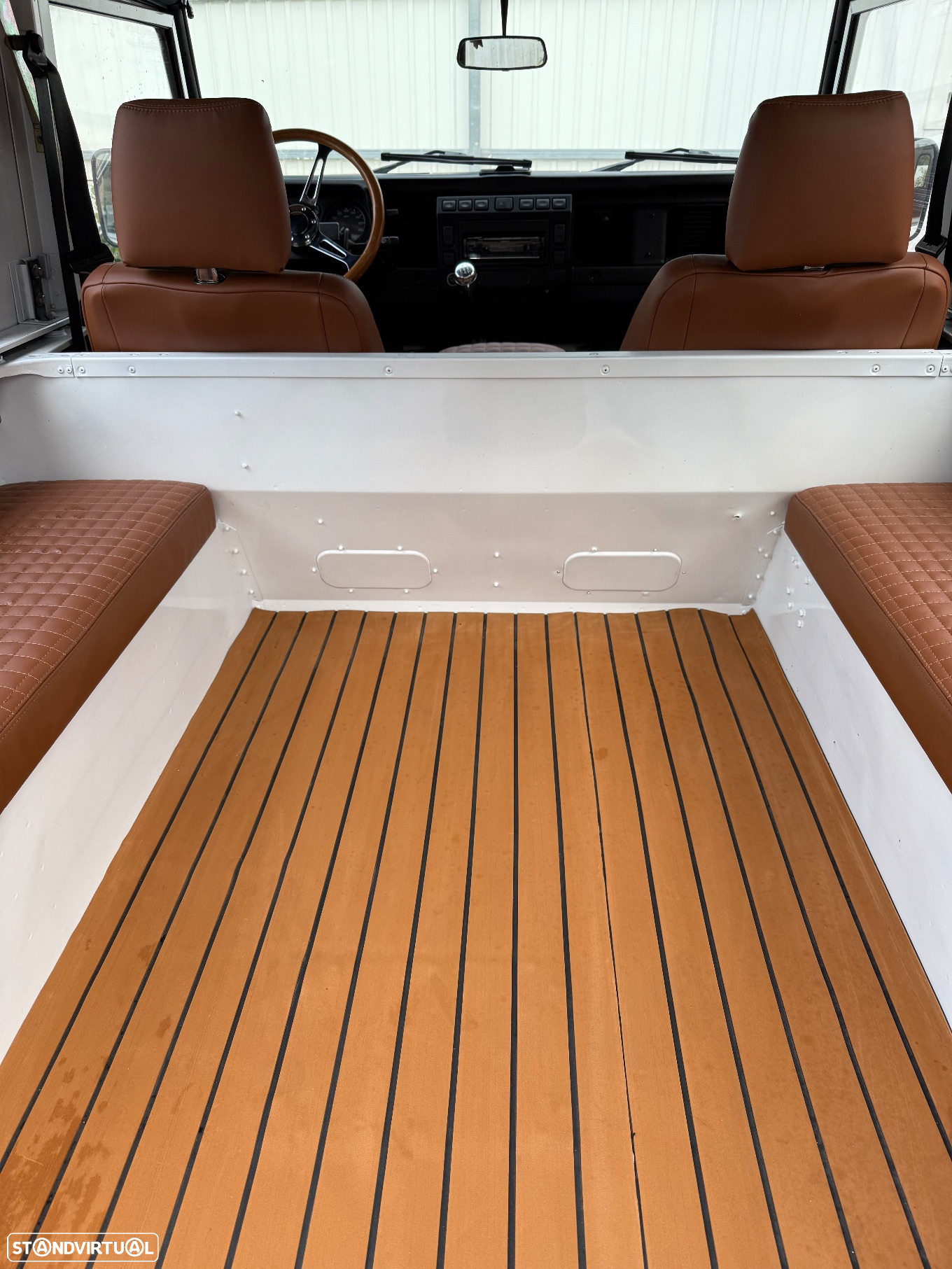 Land Rover Defender - 5