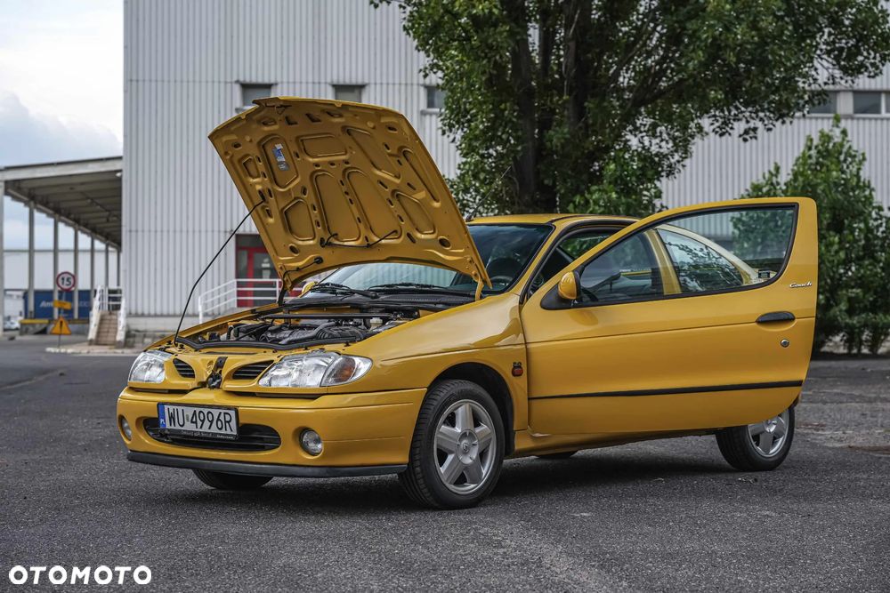 Renault Megane Coach 2.0 - 20