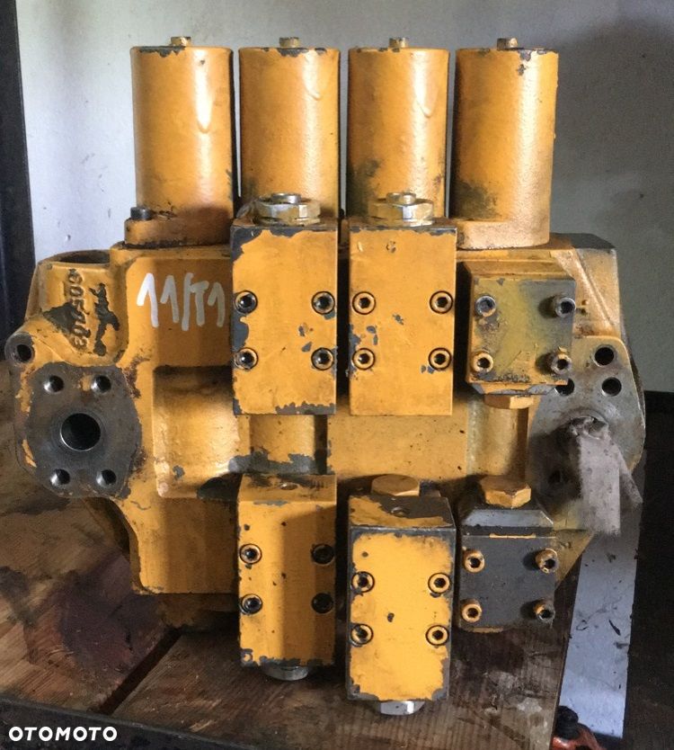 Rozdzielacz hydrauliczny - 2