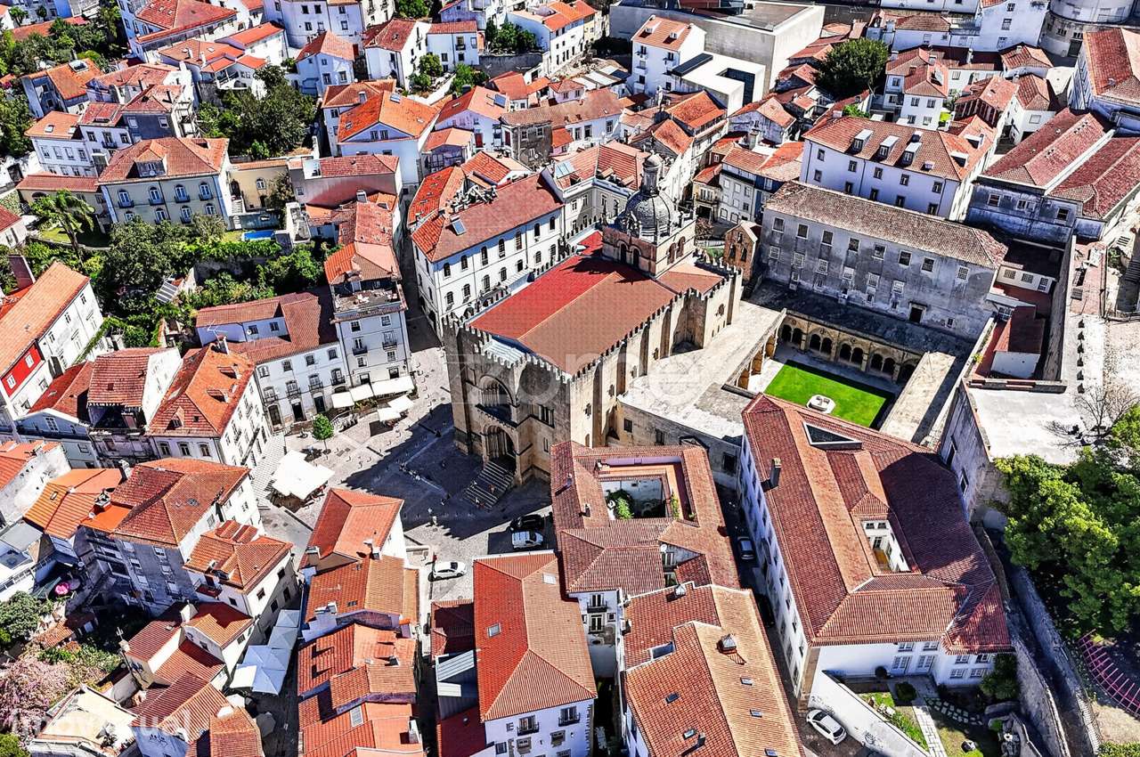 PRÉDIO HISTÓRICO NA SÉ VELHA (Coimbra) — UM INVESTIMENTO COM ALMA - Grande imagem: 3/23