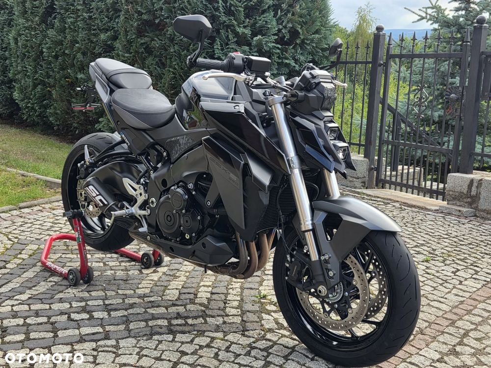 Suzuki GSX - 2