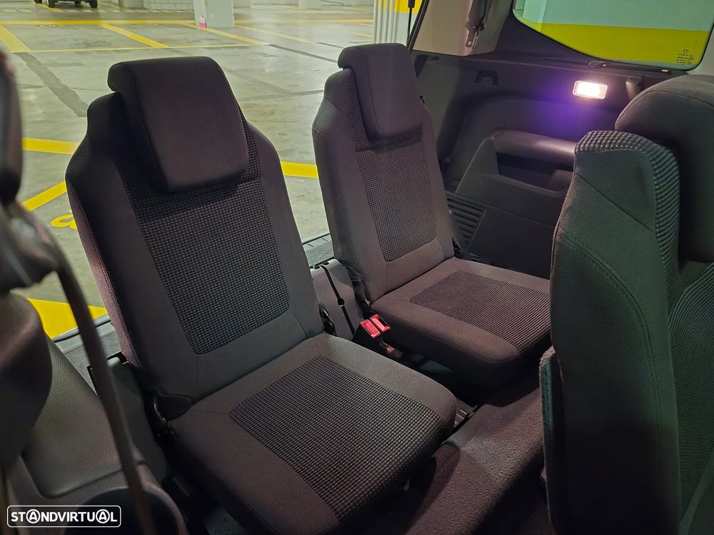 Peugeot 5008 1.6 HDi 7L Allure - 47