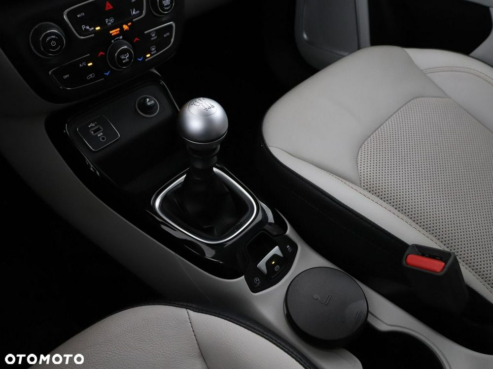 Jeep Compass 1.6 MJD Limited FWD S&S - 29