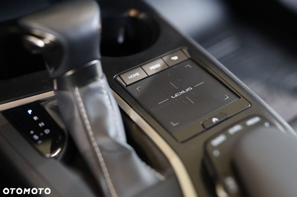 Lexus UX - 22