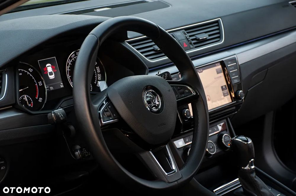 Skoda Superb 2.0 TDI DSG Ambition - 22
