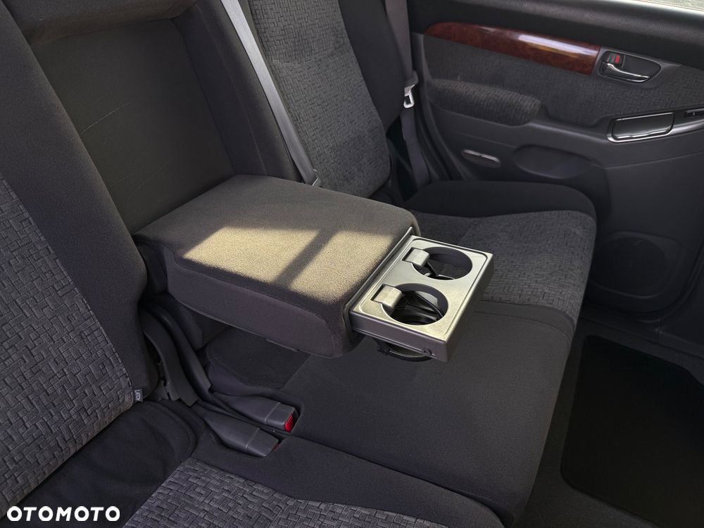 Toyota Land Cruiser D-4D Executive - 32