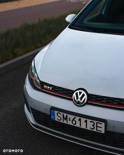 Volkswagen Golf - 2