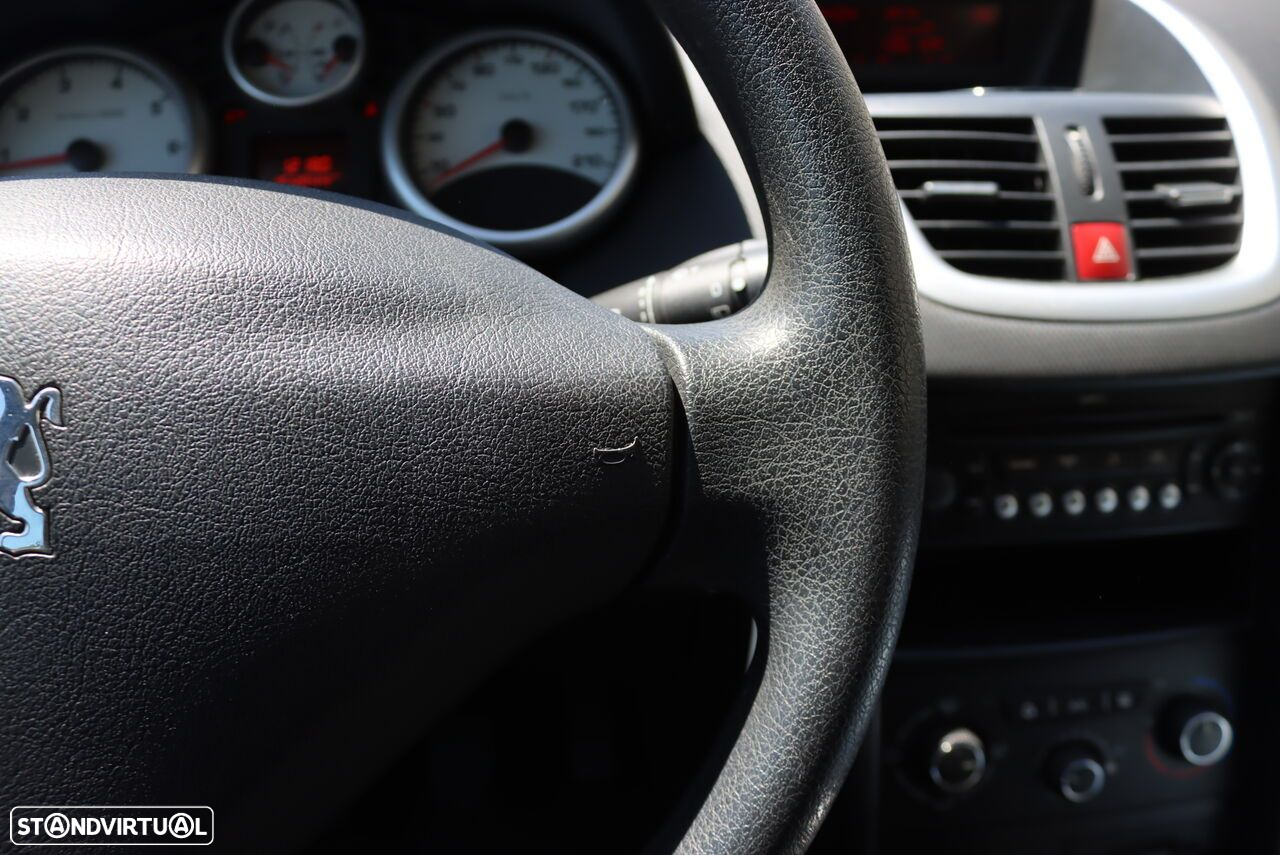 Peugeot 207 1.4 16V Trendy - 13