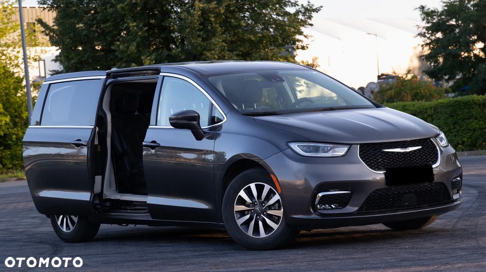 Chrysler Pacifica - 8