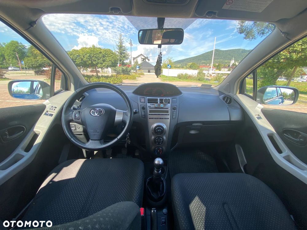 Toyota Yaris 1.33 Terra - 8