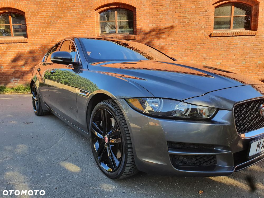 Jaguar XE S - 2
