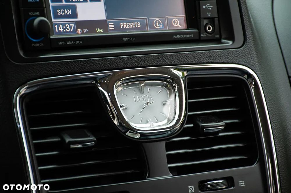 Lancia Voyager 3.6 Platinum - 30