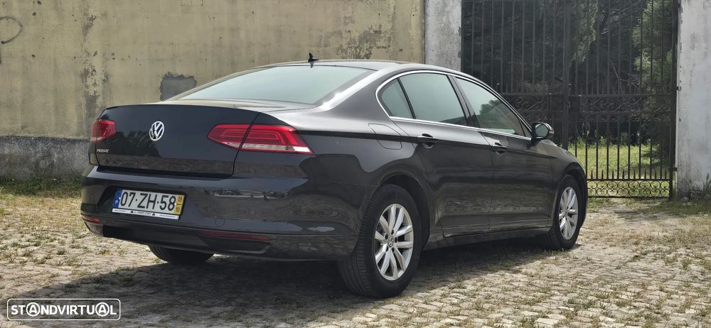 VW Passat 2.0 TDI Elegance - 4