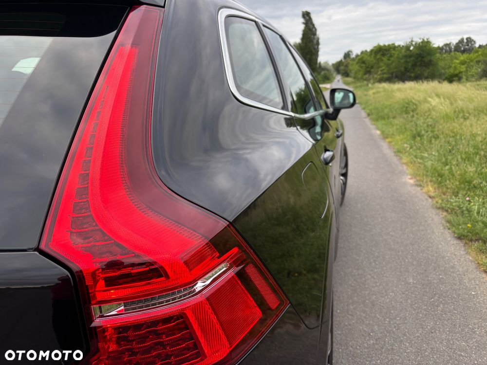 Volvo XC 60 B4 D AWD Momentum Pro - 37