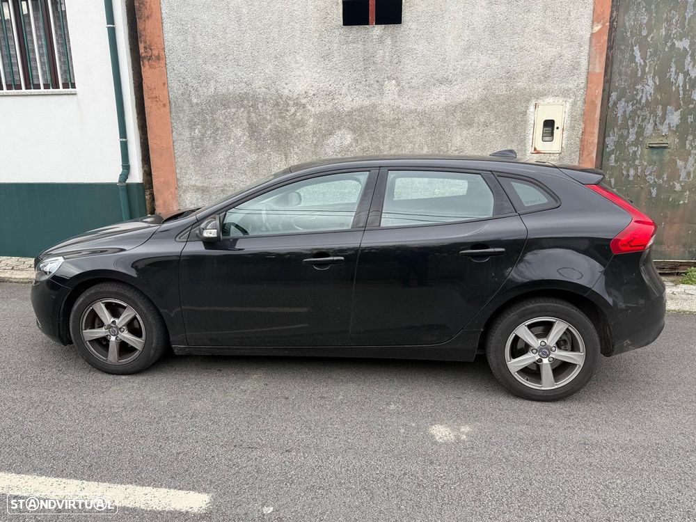 Volvo V40 2.0 D2 Momentum - 1