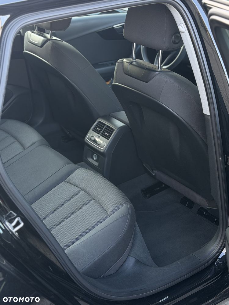 Audi A4 Avant 2.0 TDI - 25