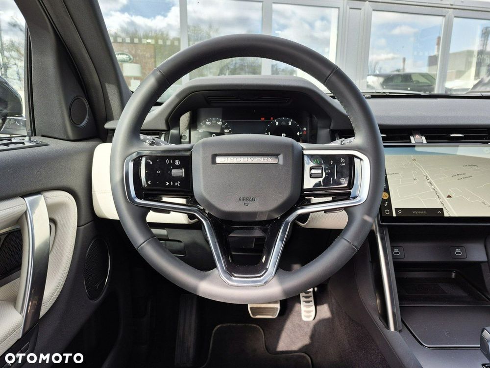 Land Rover Discovery Sport - 32