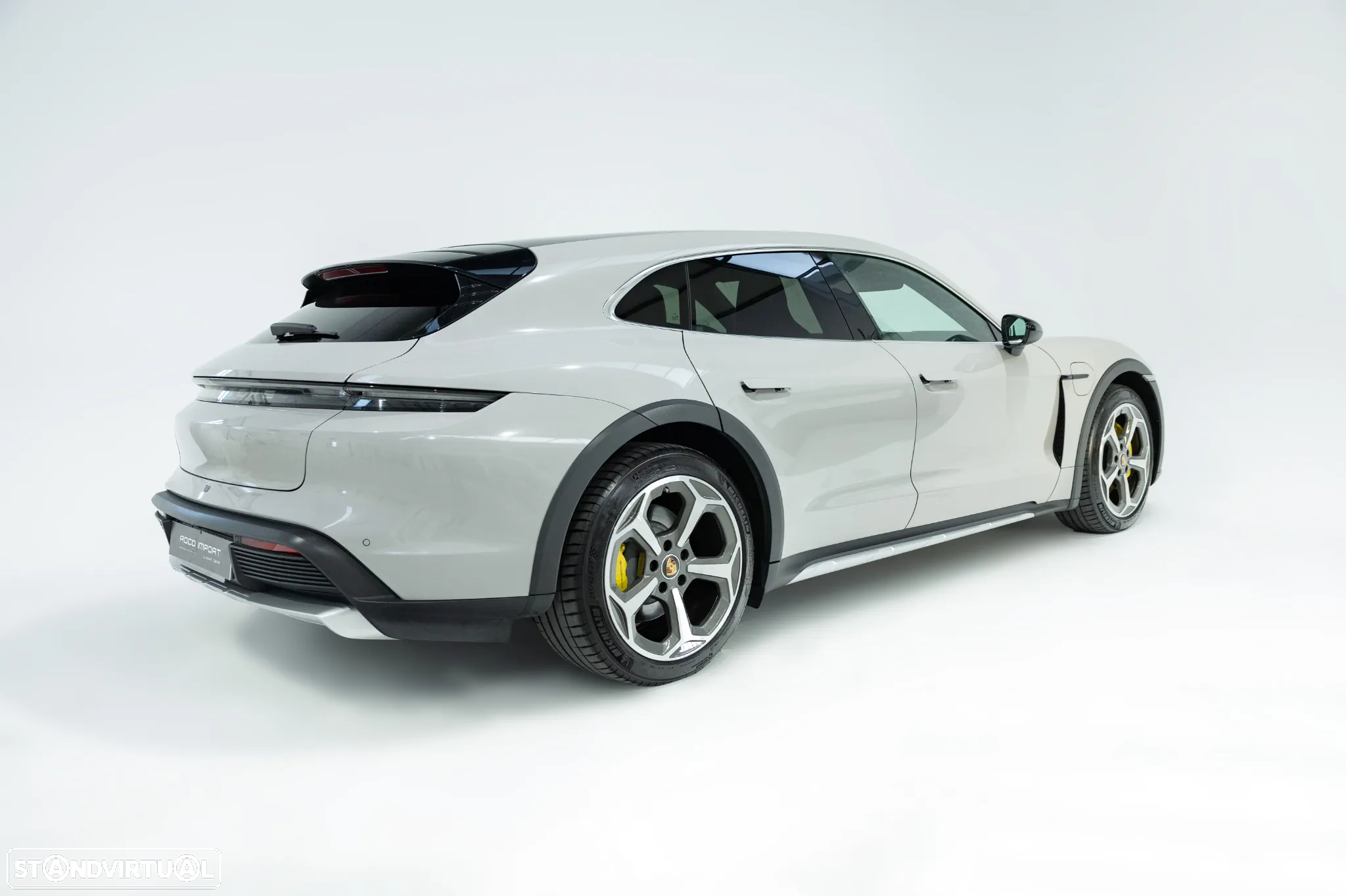 Porsche Taycan Cross Turismo 4 - 2