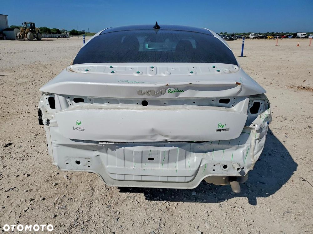 Kia K5 - 7