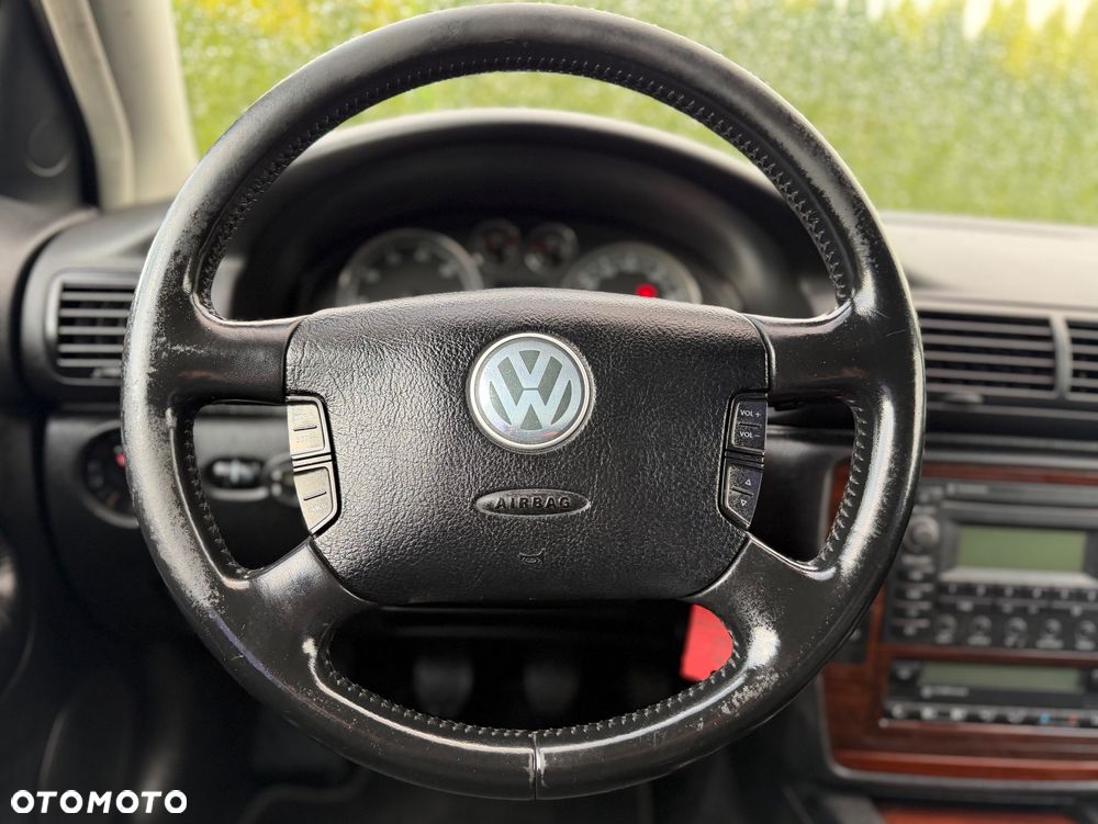 Volkswagen Passat 1.8 5V Turbo Comfortline - 28