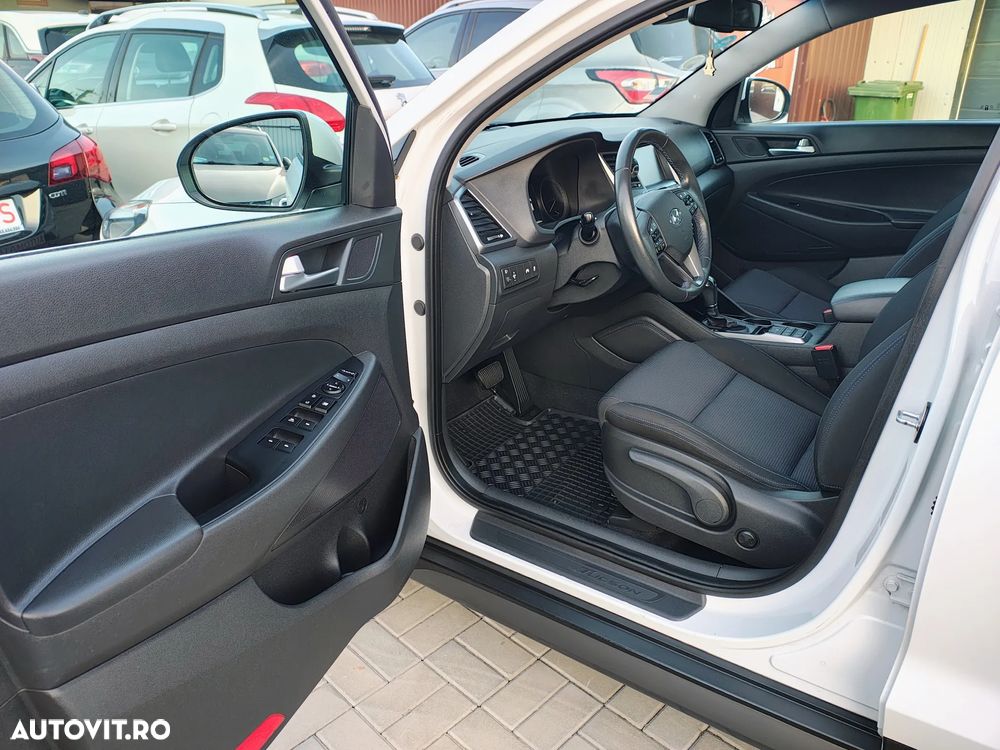 Hyundai Tucson blue 1.7 CRDi 2WD DCT Premium - 30