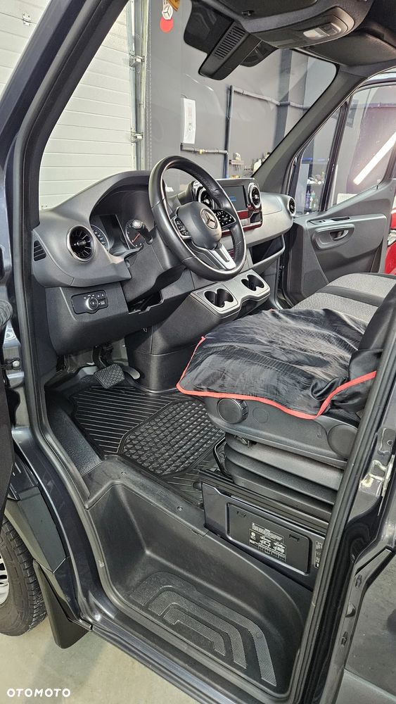 Mercedes-Benz Sprinter - 9