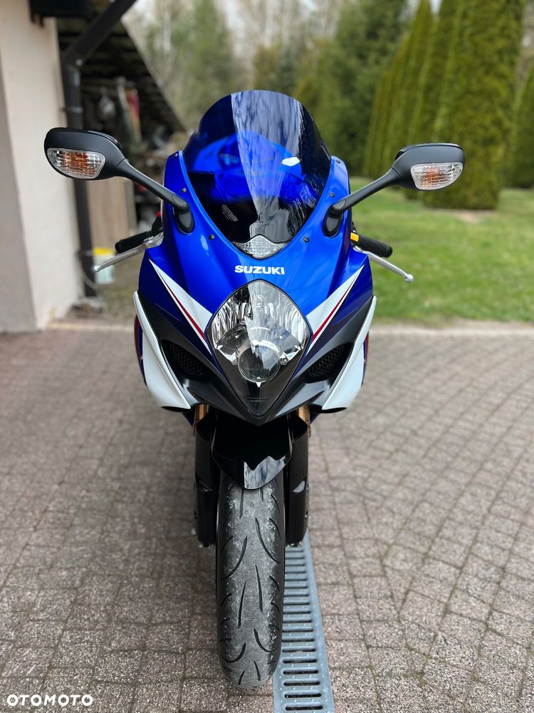 Suzuki GSX-R - 35