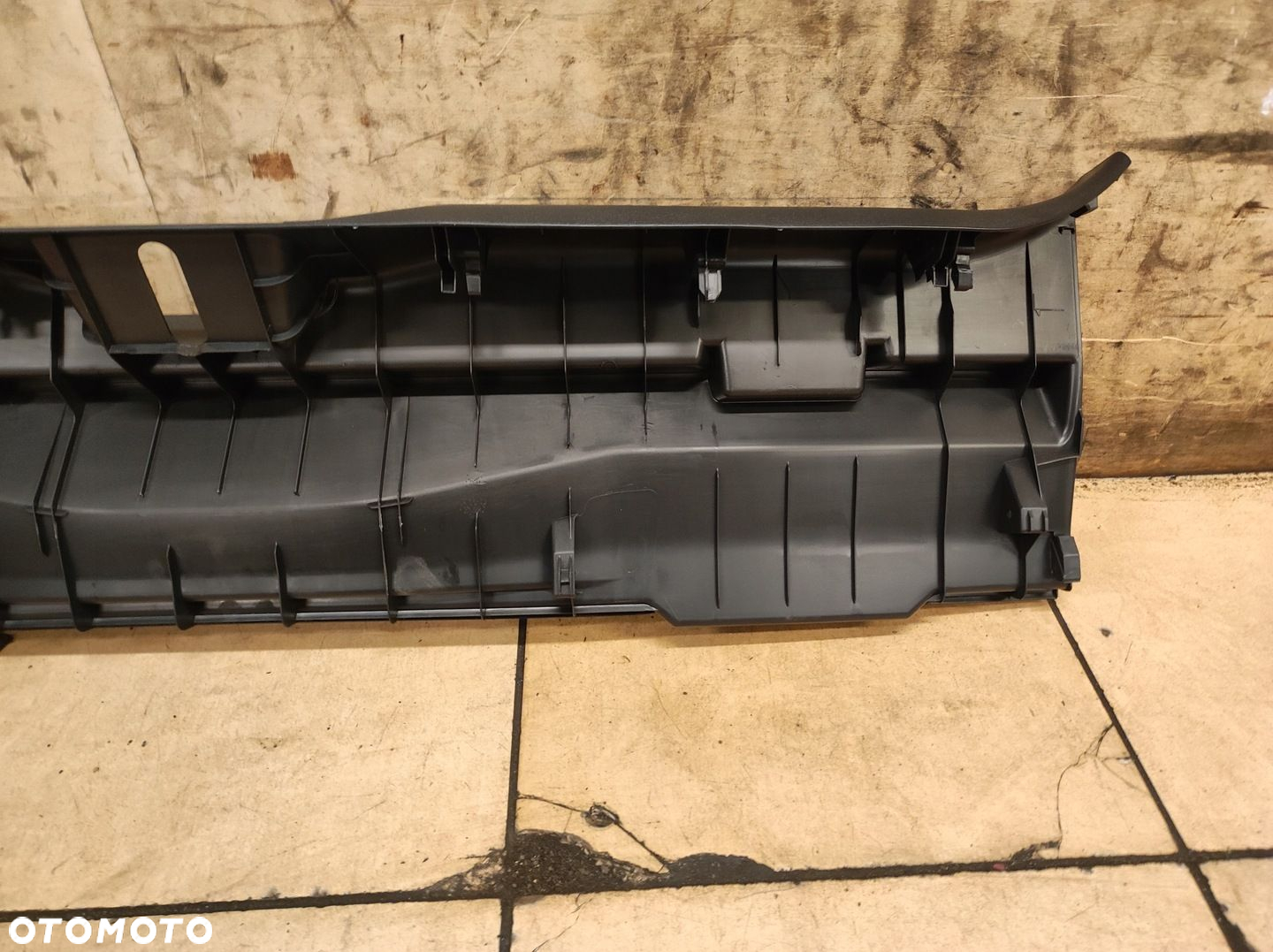 Osłona na pas pasa tył Yaris Cross - 14