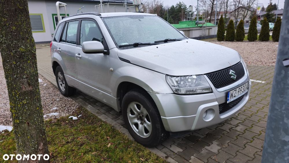 Suzuki Grand Vitara 2.0 - 4