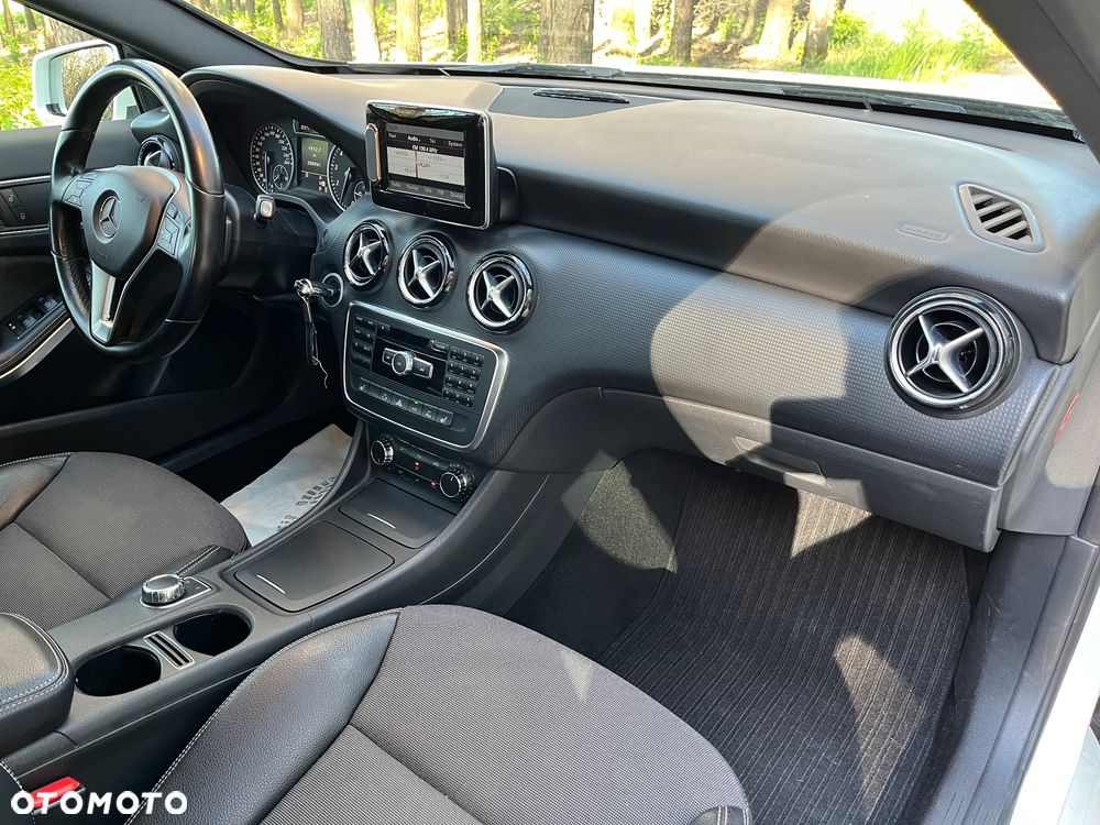 Mercedes-Benz Klasa A 180 (BlueEFFICIENCY) 7G-DCT - 13