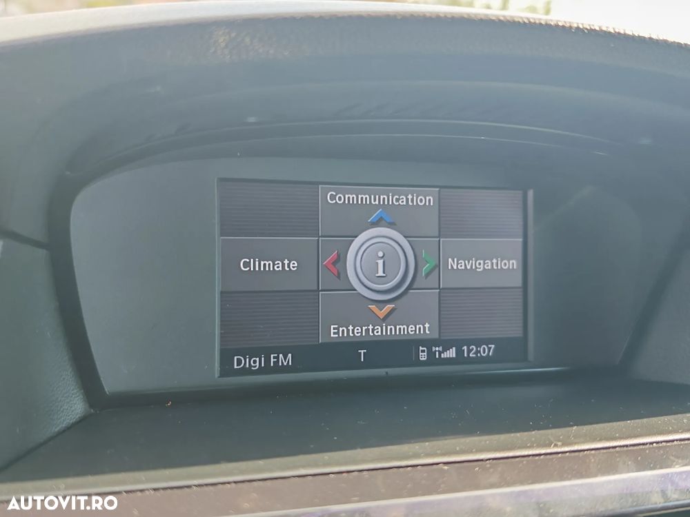 BMW Seria 5 520d Touring - 7