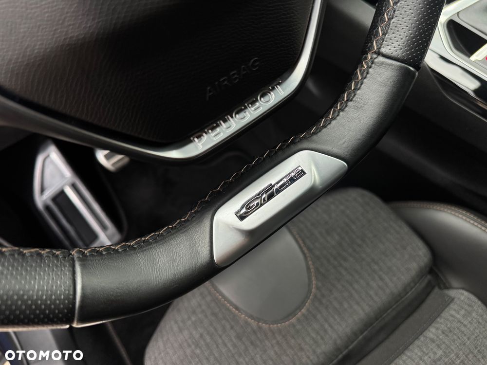 Peugeot 5008 2.0 HDi Premium + - 16