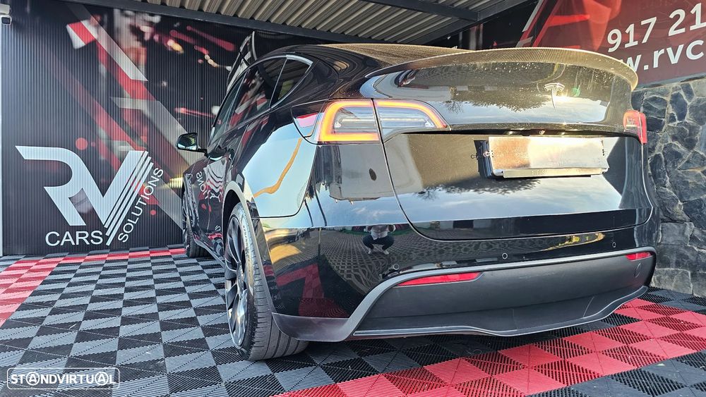 Tesla Model Y Performance Dual Motor AWD - 28