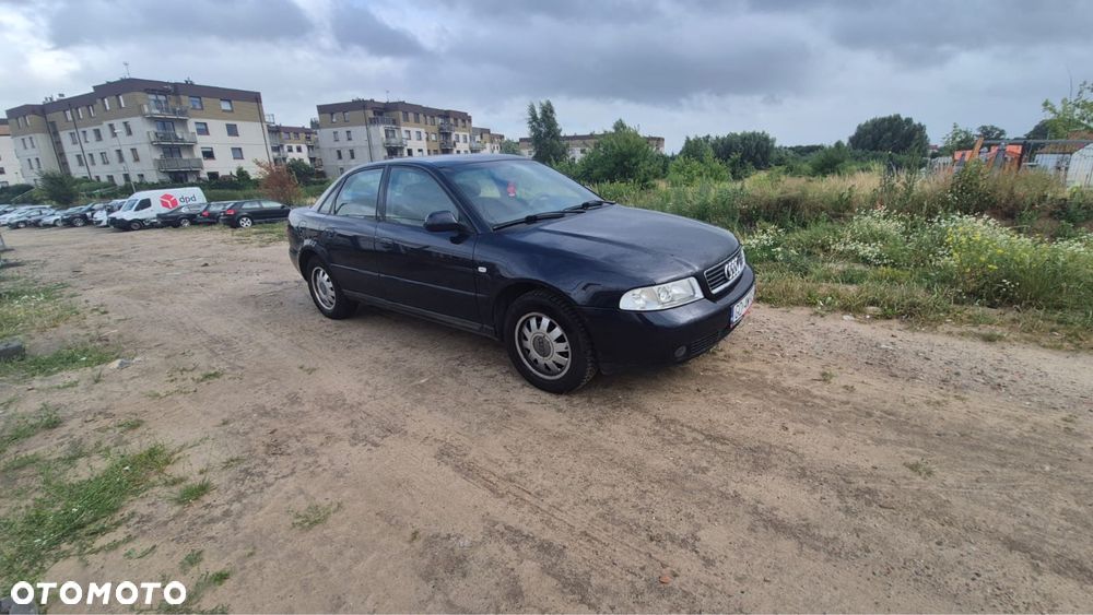 Audi A4 Limousine - 4