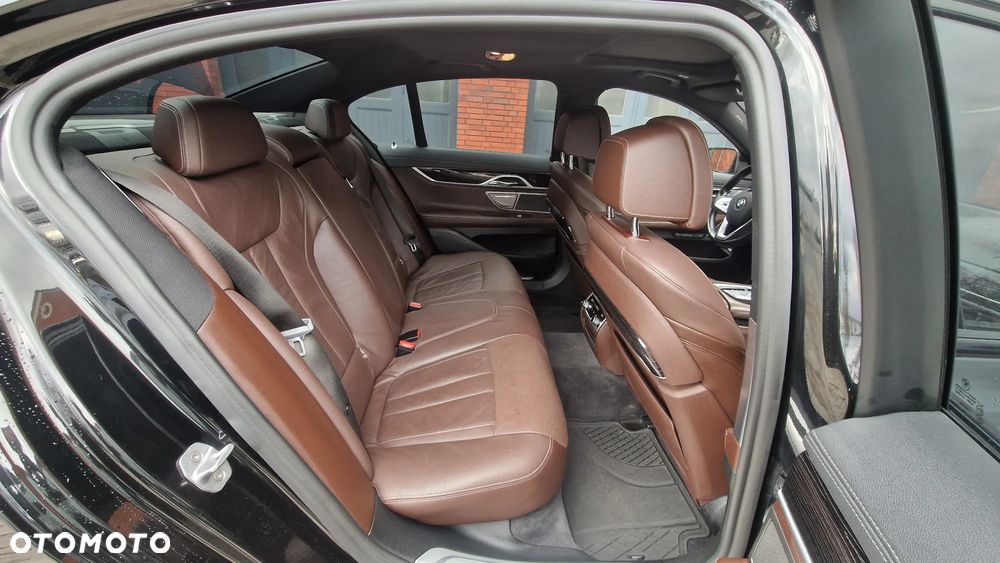 BMW Seria 7 740d xDrive - 27