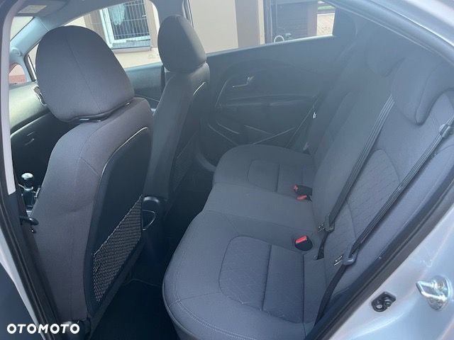 Kia Rio 1.2 Attract - 22
