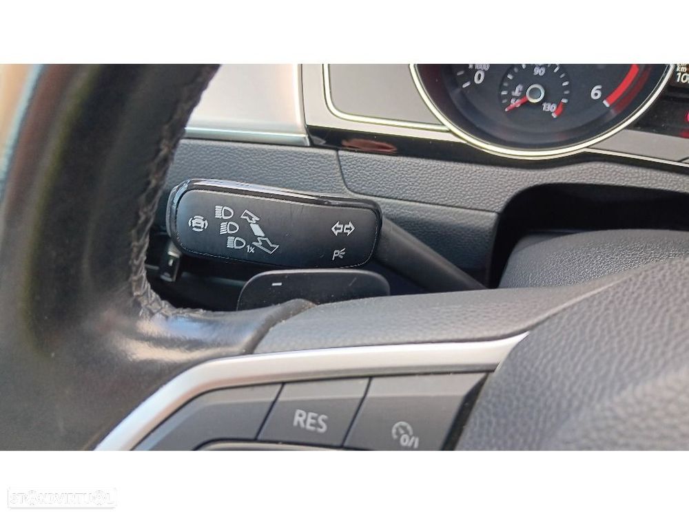 VW Passat Variant 2.0 TDi Business DSG - 11