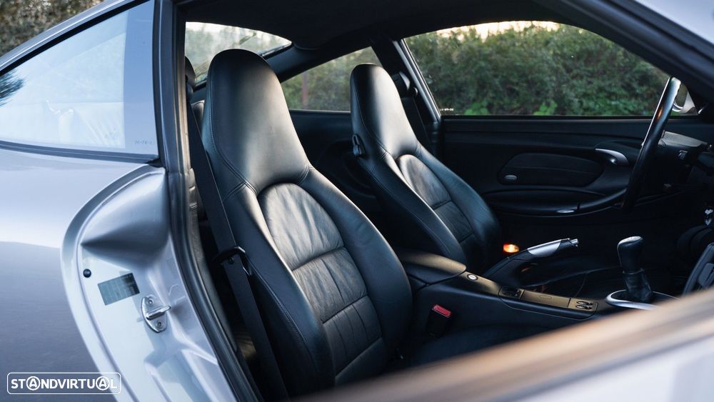 Porsche 911 (996) Carrera 4 Coupé - 24