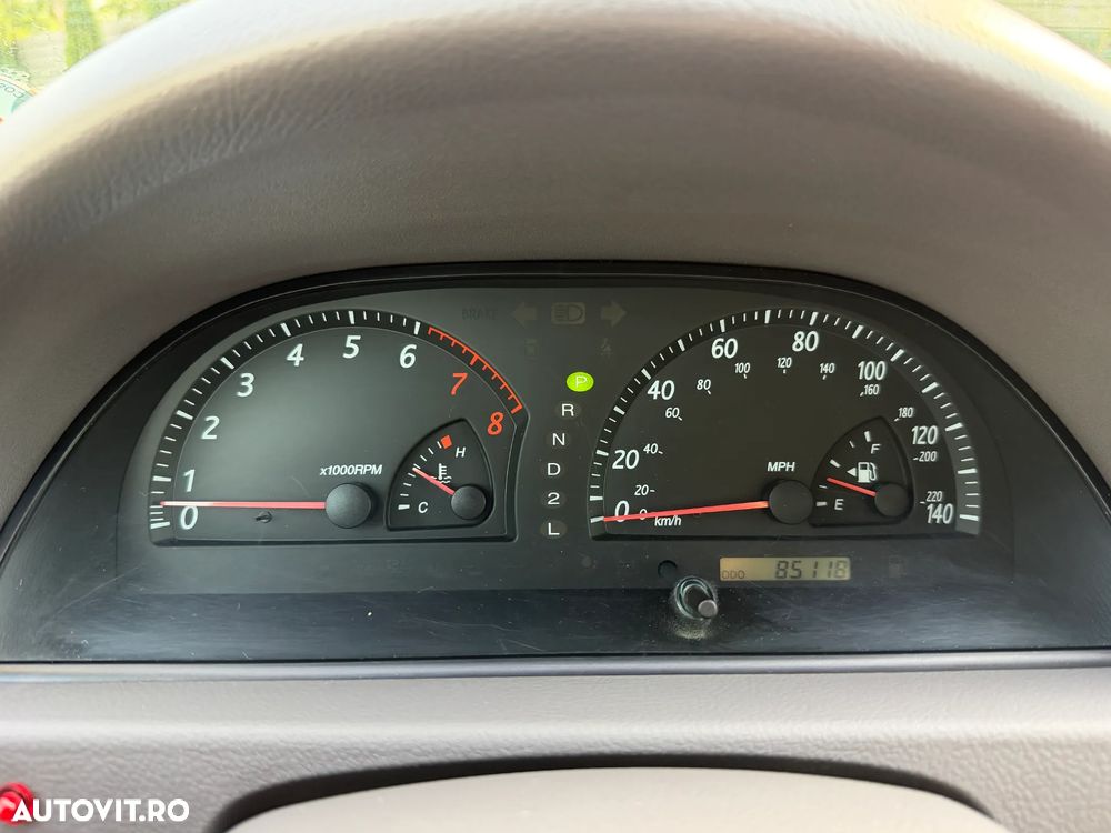 Toyota Camry - 33