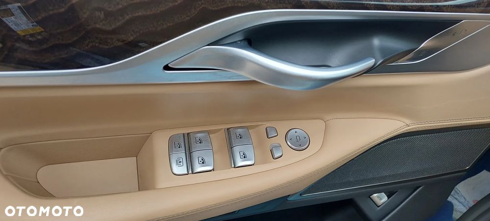 BMW Seria 7 750Li xDrive - 29