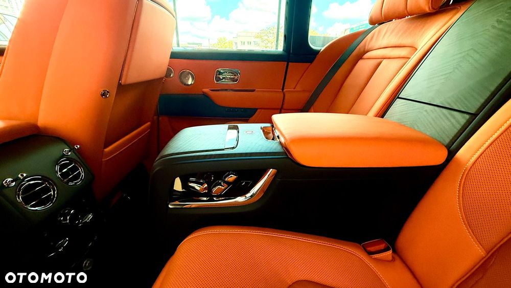 Rolls-Royce Cullinan - 15