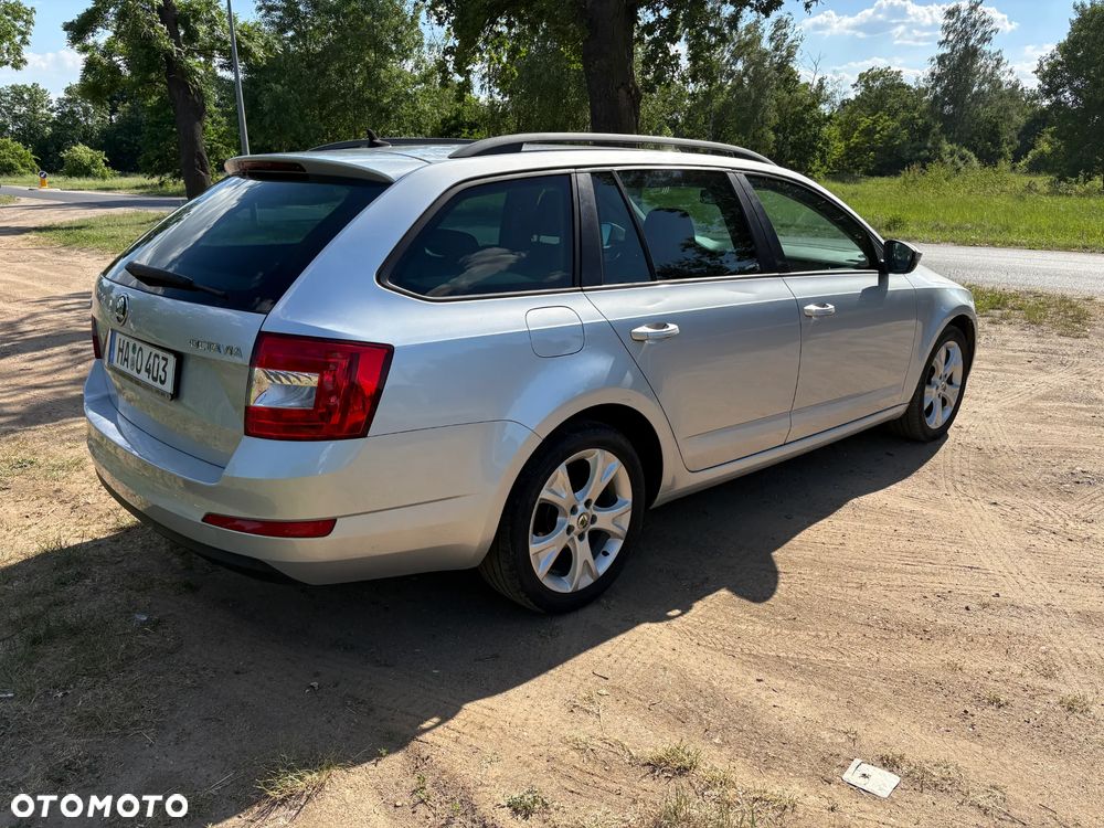 Skoda Octavia 1.6 TDI Ambition DSG - 6