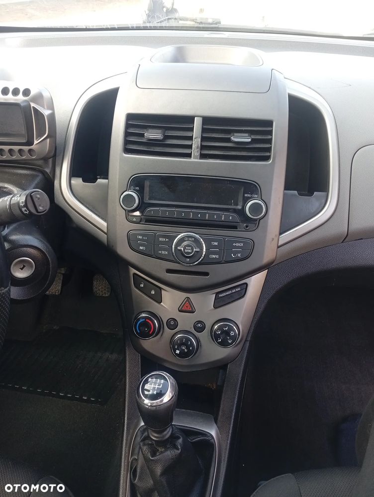 Chevrolet Aveo 1.4 LT - 6