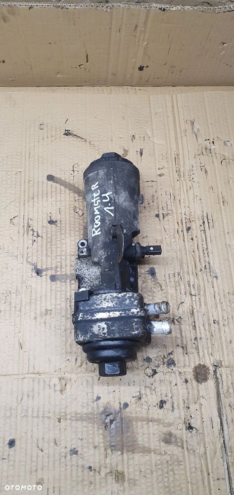 Podstawa obudowa filtra oleju chłodniczka Skoda Roomster 1.4 TDI 045115389J - 1
