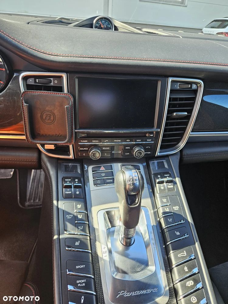 Porsche Panamera - 16