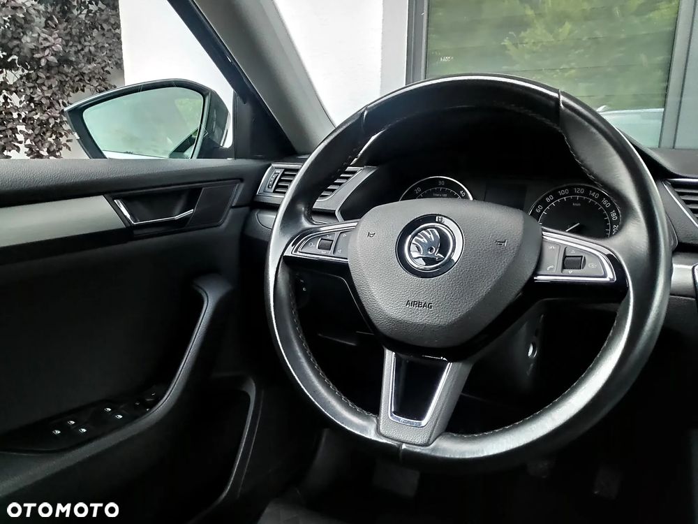 Skoda Superb 2.0 TDI Premium Edition - 20