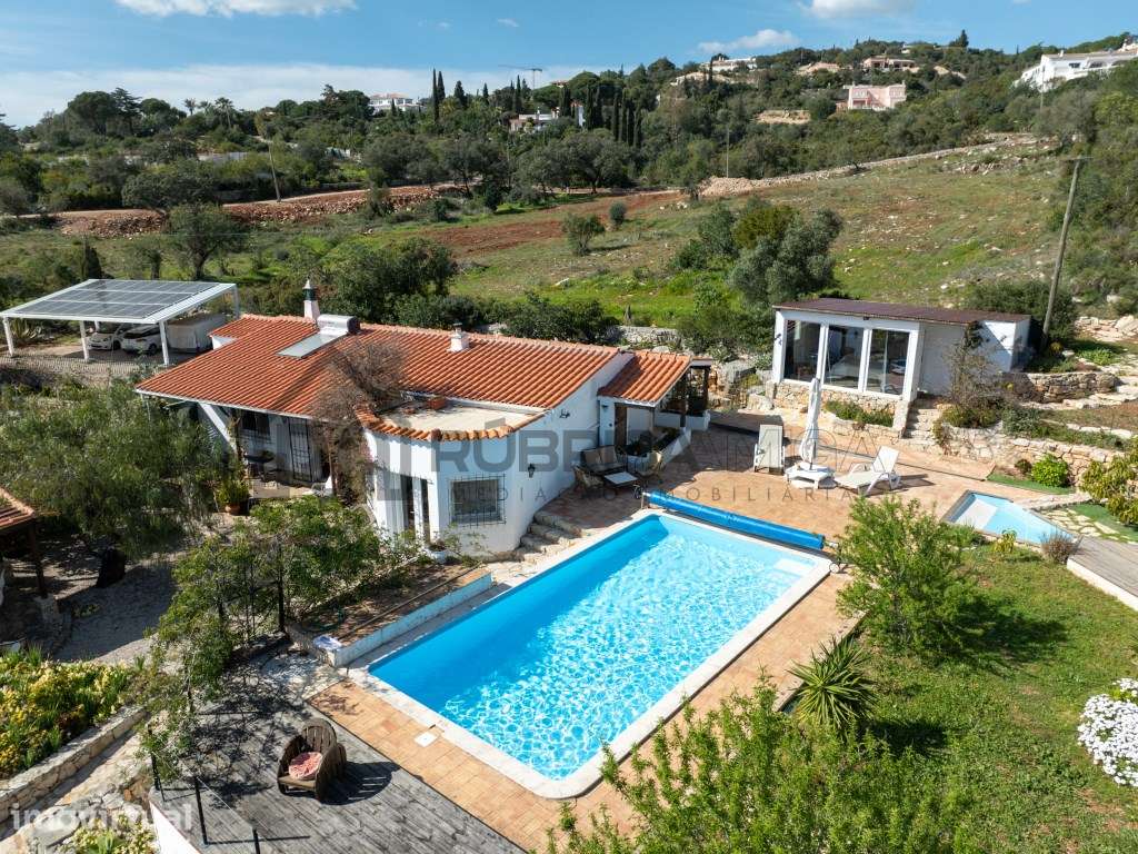 Moradia térrea de 3 quartos e piscina - Grande imagem: 5/60