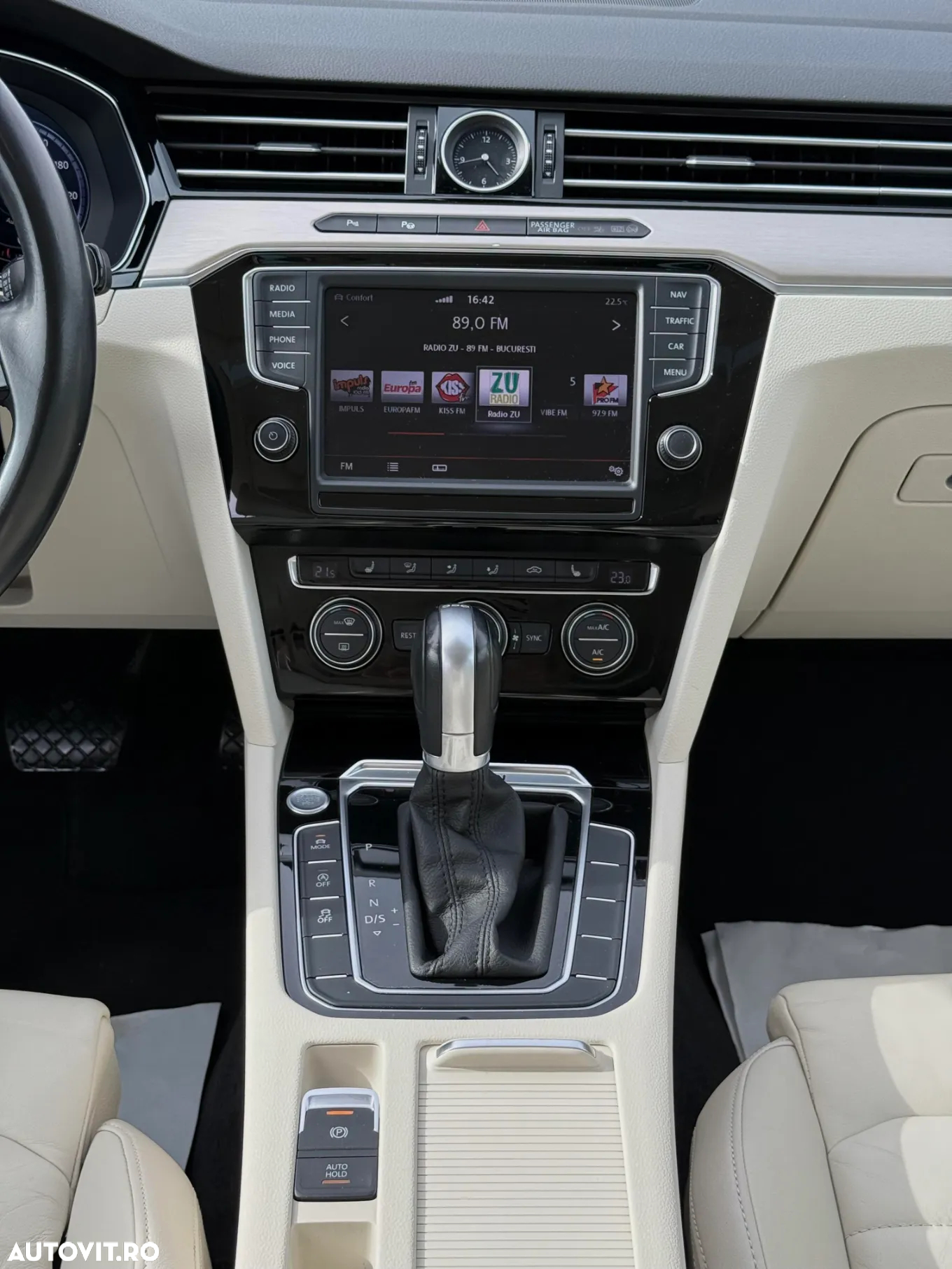 Volkswagen Passat Variant 2.0 TDI SCR 4Motion DSG Highline - 7